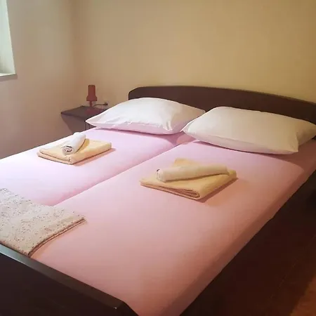 Apartment Apartment Valun 386A Valun